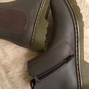 Dr martens booties size 4 kids or 6 women’s